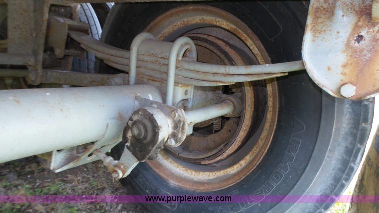 image for item H1182 1980 Star Craft grain trailer