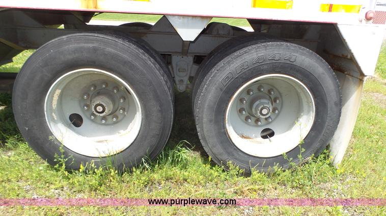 image for item H1182 1980 Star Craft grain trailer