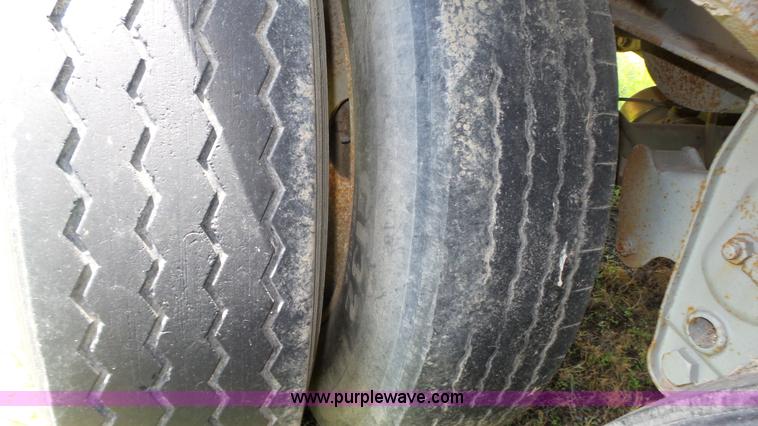 image for item H1182 1980 Star Craft grain trailer