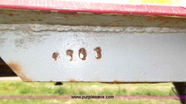 image for item H1182 1980 Star Craft grain trailer