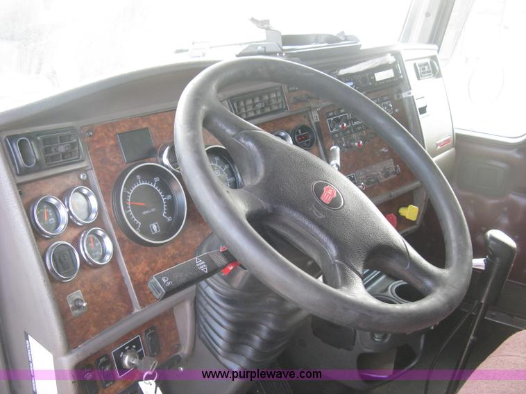 image for item J2781 2004 Kenworth W900 semi truck