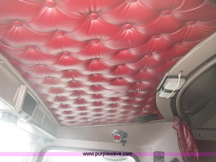 image for item J2781 2004 Kenworth W900 semi truck