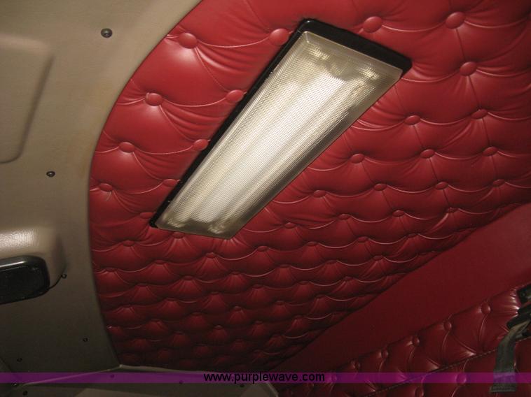 image for item J2781 2004 Kenworth W900 semi truck