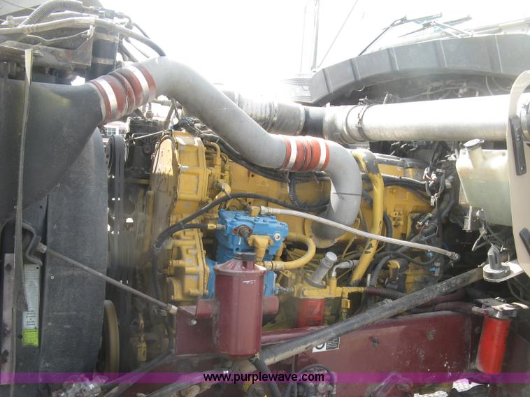 image for item J2781 2004 Kenworth W900 semi truck