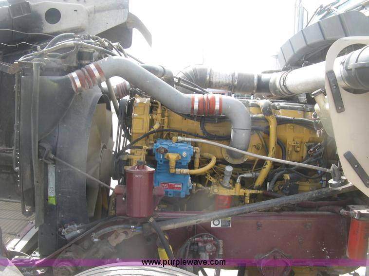 image for item J2781 2004 Kenworth W900 semi truck