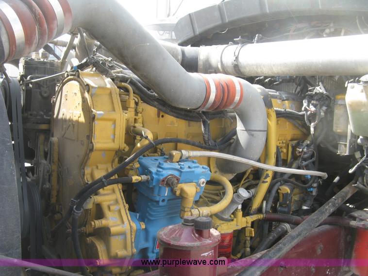 image for item J2781 2004 Kenworth W900 semi truck