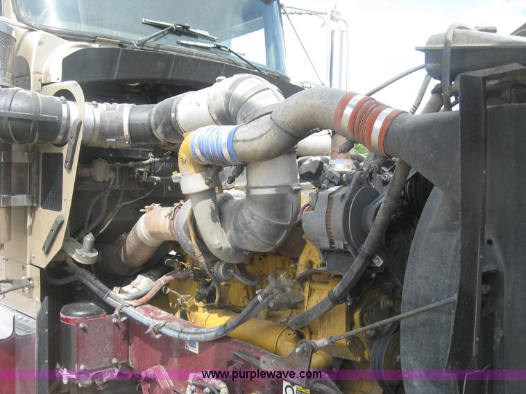 image for item J2781 2004 Kenworth W900 semi truck