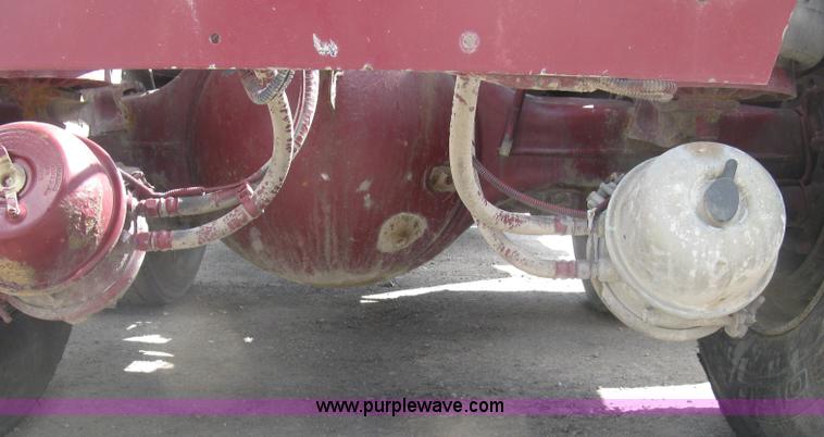 image for item J2781 2004 Kenworth W900 semi truck