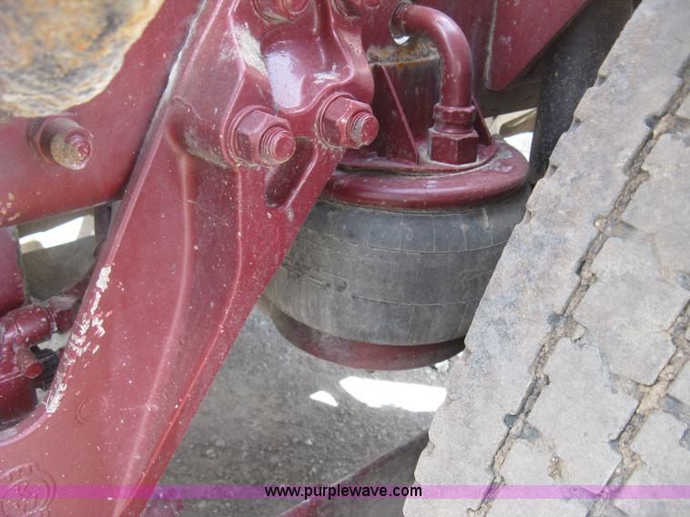 image for item J2781 2004 Kenworth W900 semi truck