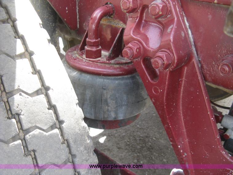 image for item J2781 2004 Kenworth W900 semi truck