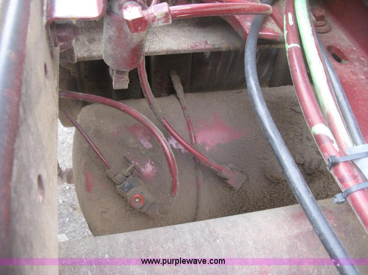 image for item J2781 2004 Kenworth W900 semi truck