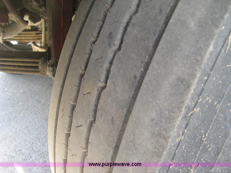 image for item J2781 2004 Kenworth W900 semi truck