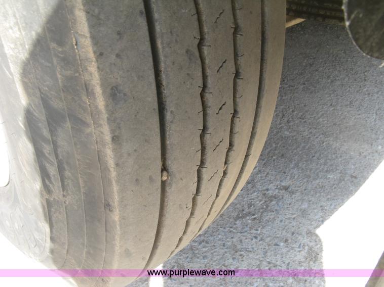 image for item J2781 2004 Kenworth W900 semi truck