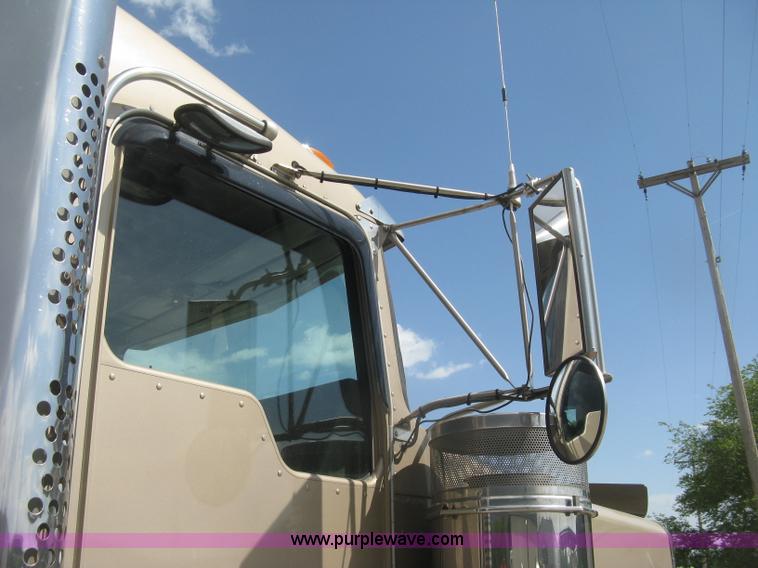 image for item J2781 2004 Kenworth W900 semi truck