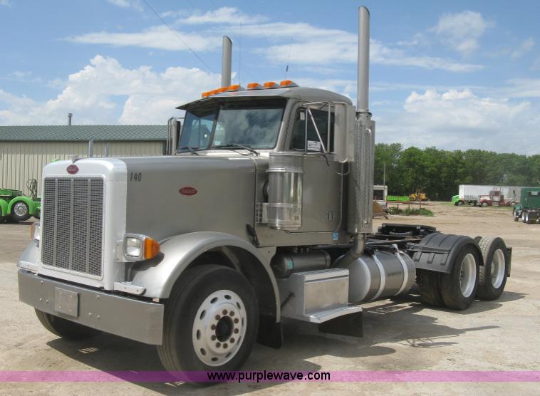 image for item J2783 1998 Peterbilt 378 semi truck