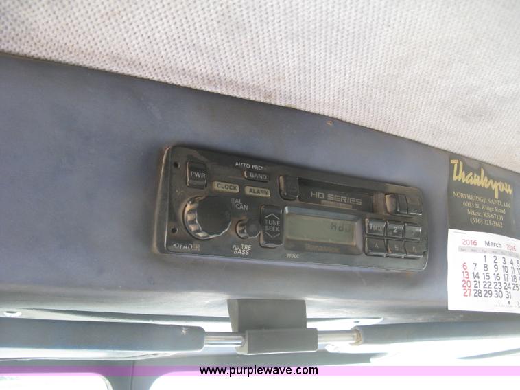 image for item J2783 1998 Peterbilt 378 semi truck