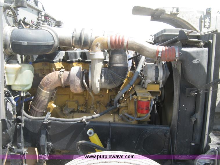 image for item J2783 1998 Peterbilt 378 semi truck