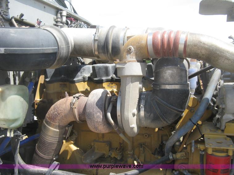 image for item J2783 1998 Peterbilt 378 semi truck