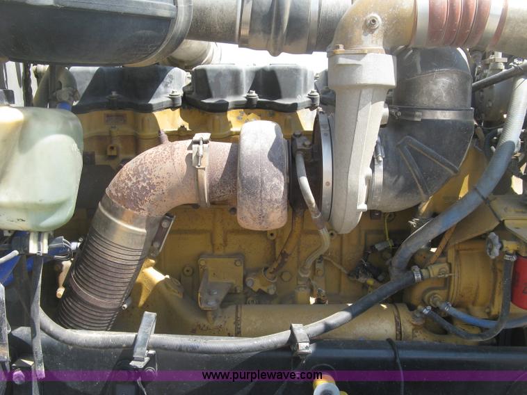 image for item J2783 1998 Peterbilt 378 semi truck