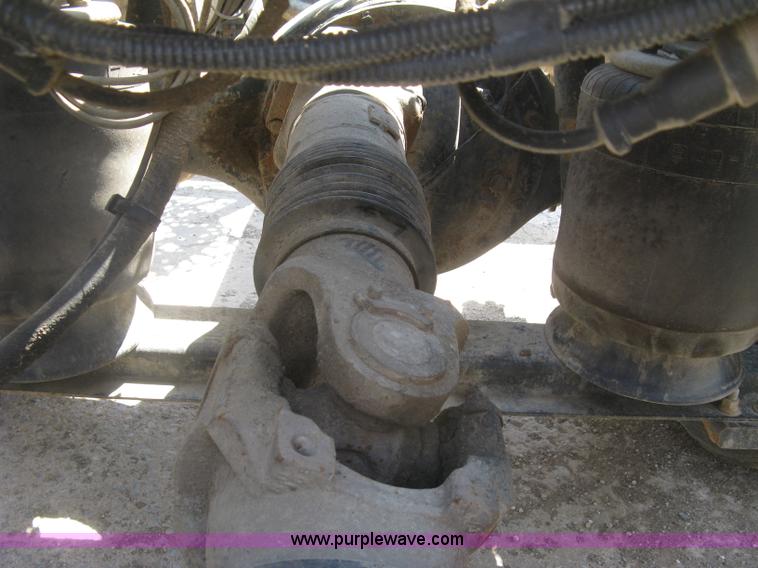 image for item J2783 1998 Peterbilt 378 semi truck