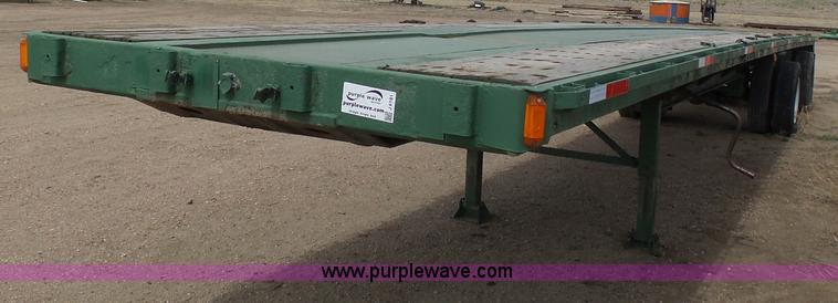 image for item J6181 1993 Fontaine FTW flatbed trailer
