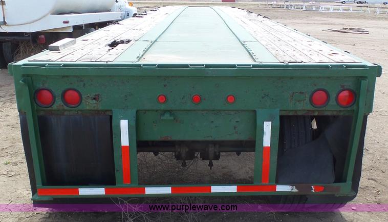 image for item J6181 1993 Fontaine FTW flatbed trailer