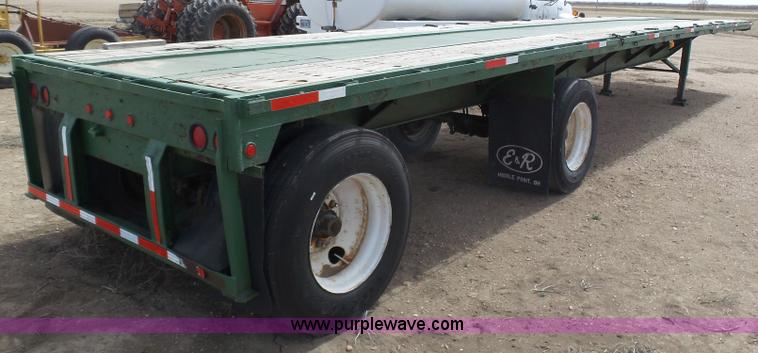 image for item J6181 1993 Fontaine FTW flatbed trailer