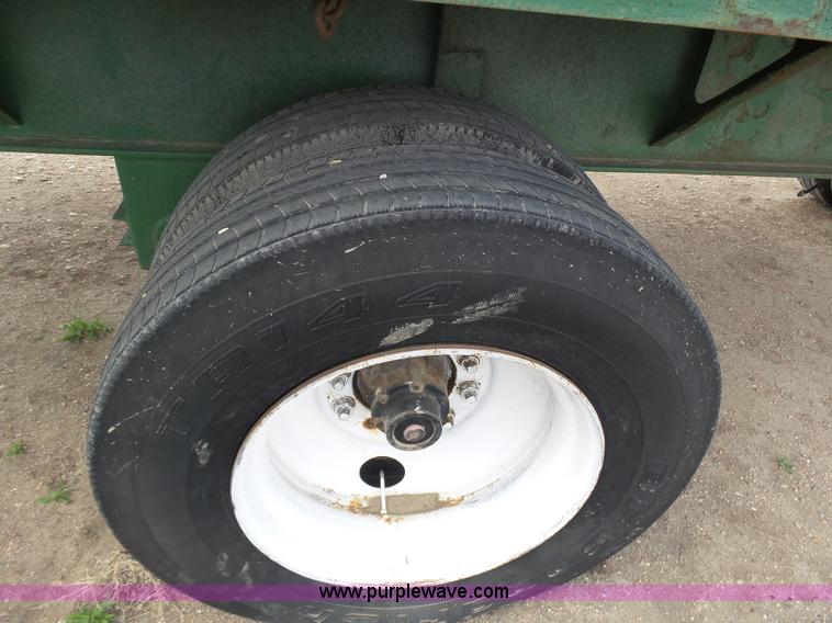 image for item J6181 1993 Fontaine FTW flatbed trailer