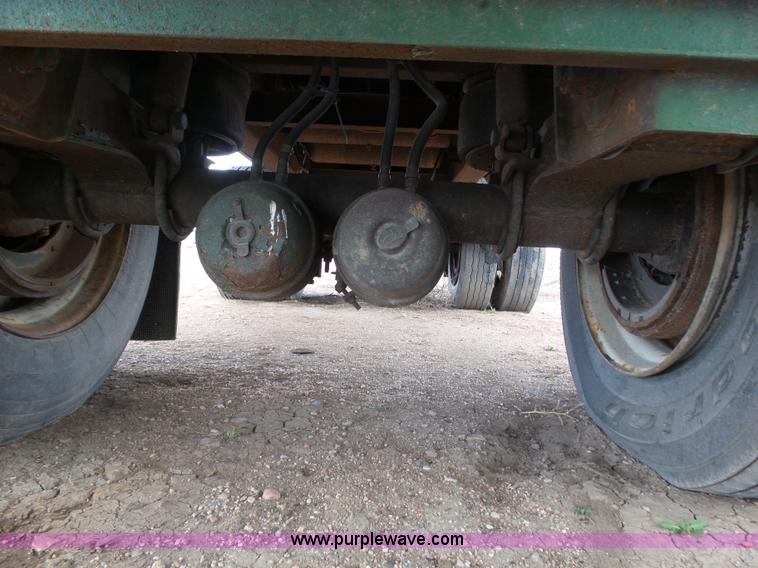 image for item J6181 1993 Fontaine FTW flatbed trailer