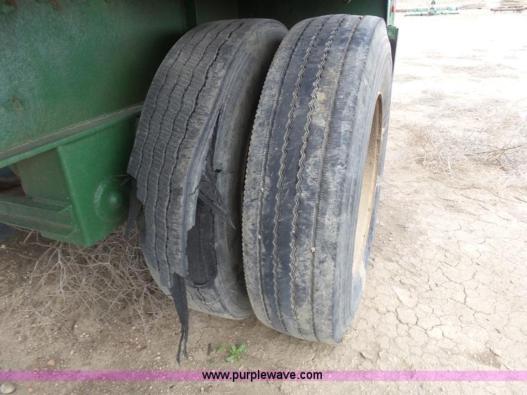 image for item J6181 1993 Fontaine FTW flatbed trailer