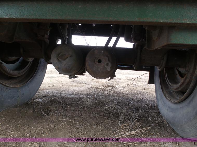 image for item J6181 1993 Fontaine FTW flatbed trailer