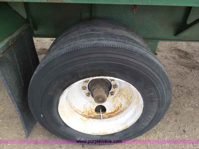 image for item J6181 1993 Fontaine FTW flatbed trailer