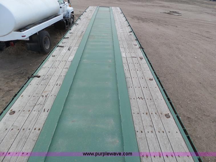 image for item J6181 1993 Fontaine FTW flatbed trailer