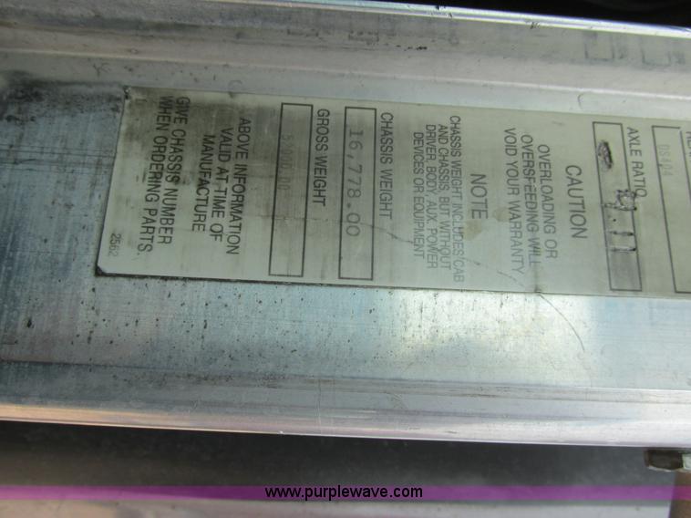 image for item K1392 2000 Kenworth T800B semi truck