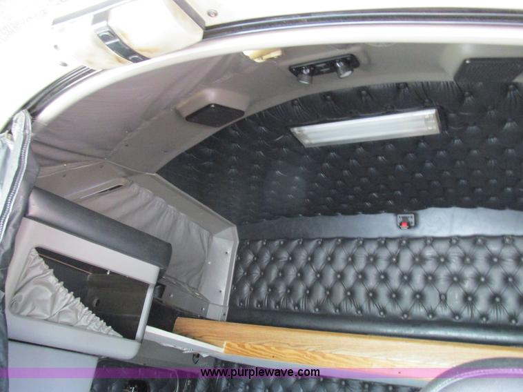 image for item K1392 2000 Kenworth T800B semi truck