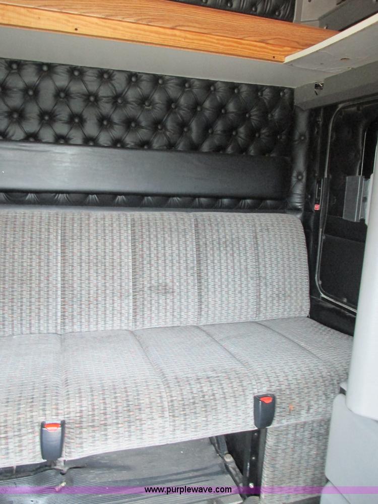 image for item K1392 2000 Kenworth T800B semi truck