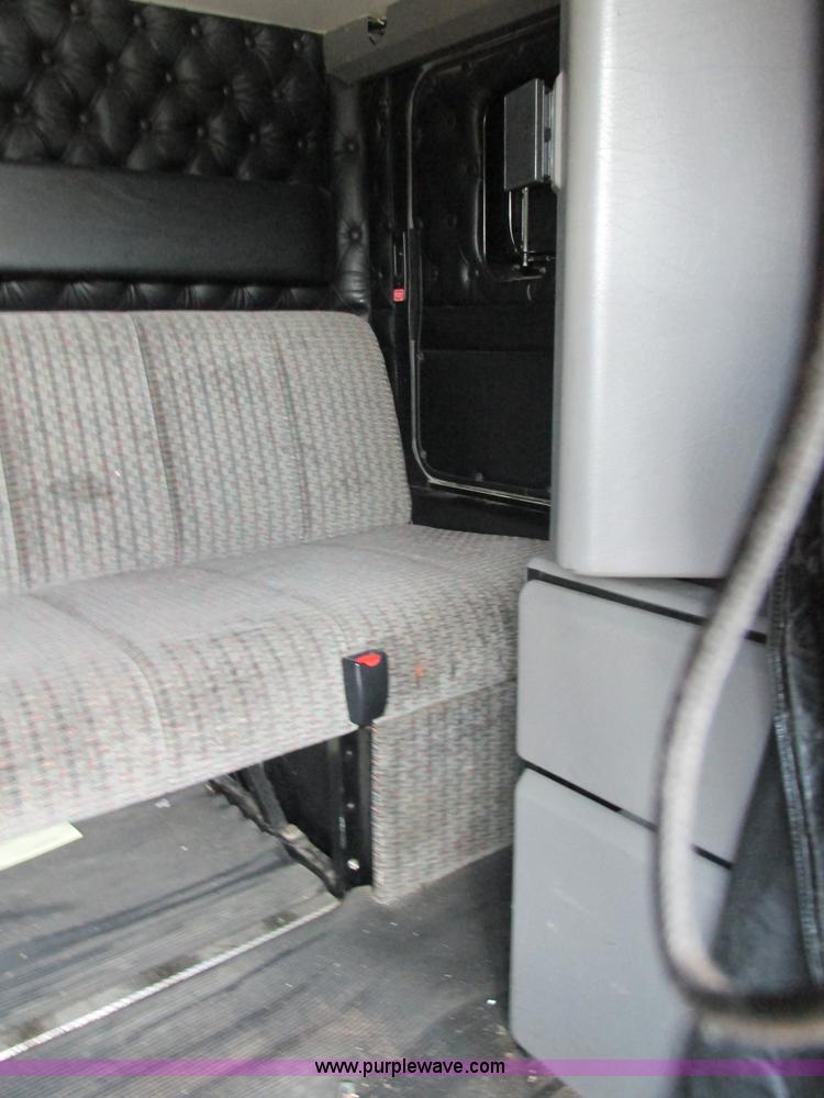 image for item K1392 2000 Kenworth T800B semi truck