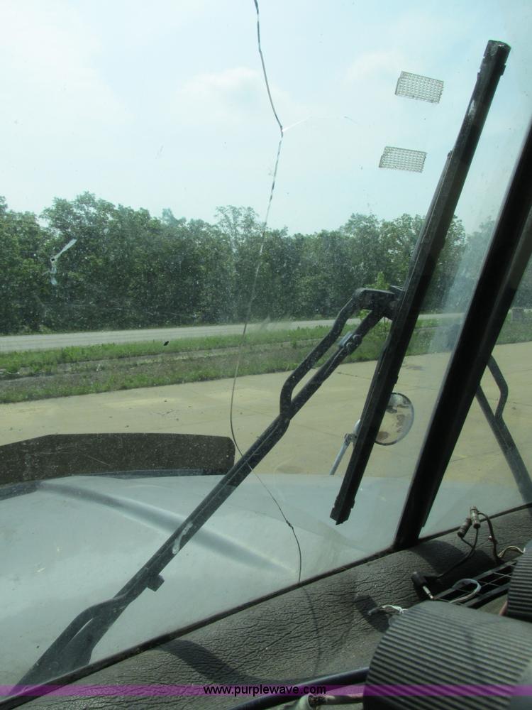 image for item K1392 2000 Kenworth T800B semi truck