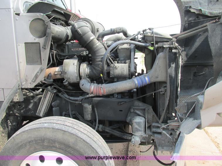 image for item K1392 2000 Kenworth T800B semi truck