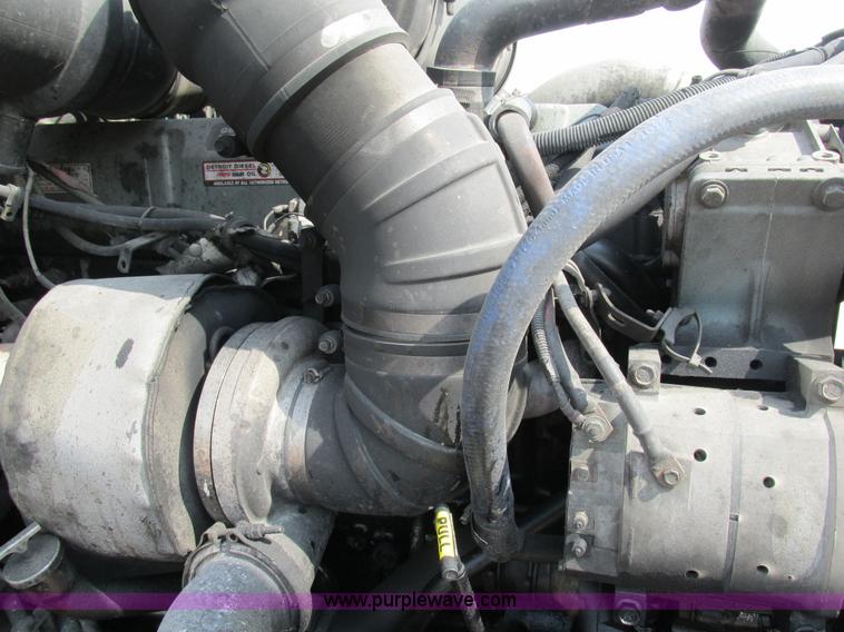 image for item K1392 2000 Kenworth T800B semi truck