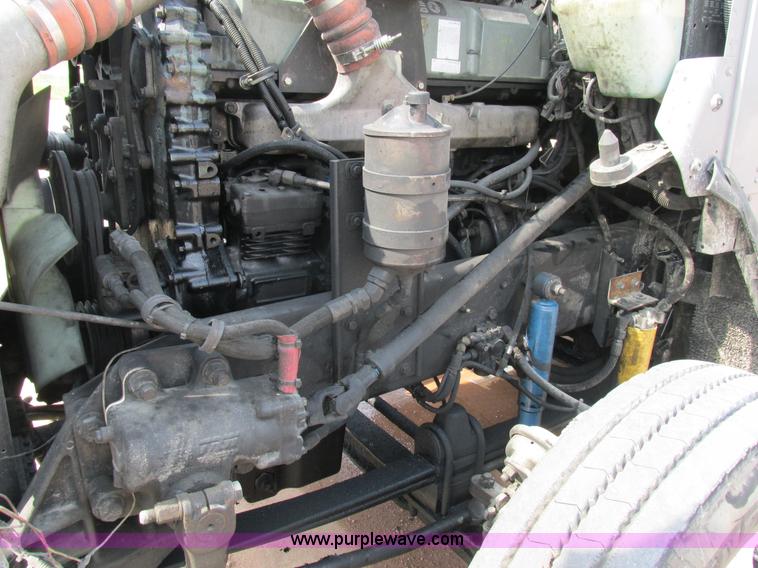 image for item K1392 2000 Kenworth T800B semi truck