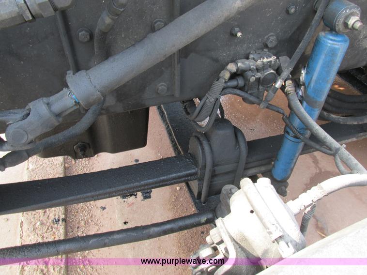 image for item K1392 2000 Kenworth T800B semi truck