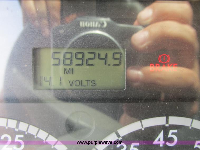 image for item K1393 2007 Freightliner Columbia semi truck