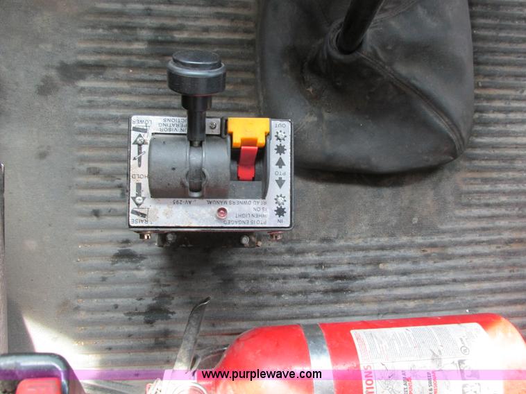 image for item K1393 2007 Freightliner Columbia semi truck