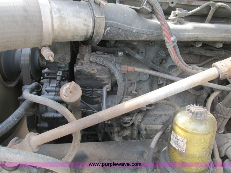 image for item K1393 2007 Freightliner Columbia semi truck