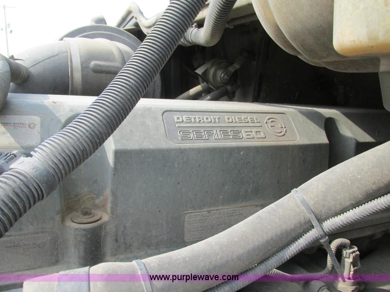 image for item K1393 2007 Freightliner Columbia semi truck