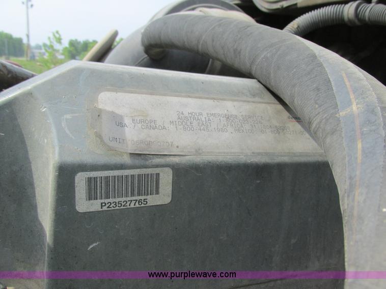 image for item K1393 2007 Freightliner Columbia semi truck