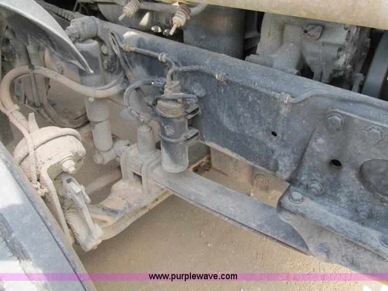 image for item K1393 2007 Freightliner Columbia semi truck