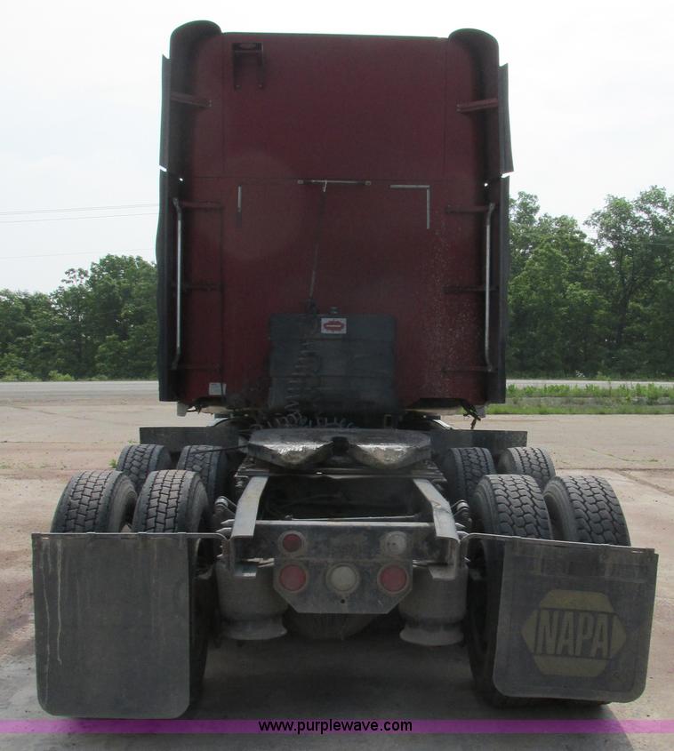 image for item K1394 2003 Freightliner Coronado semi truck