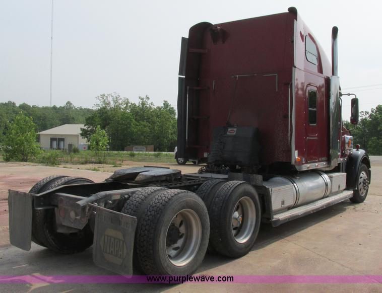 image for item K1394 2003 Freightliner Coronado semi truck